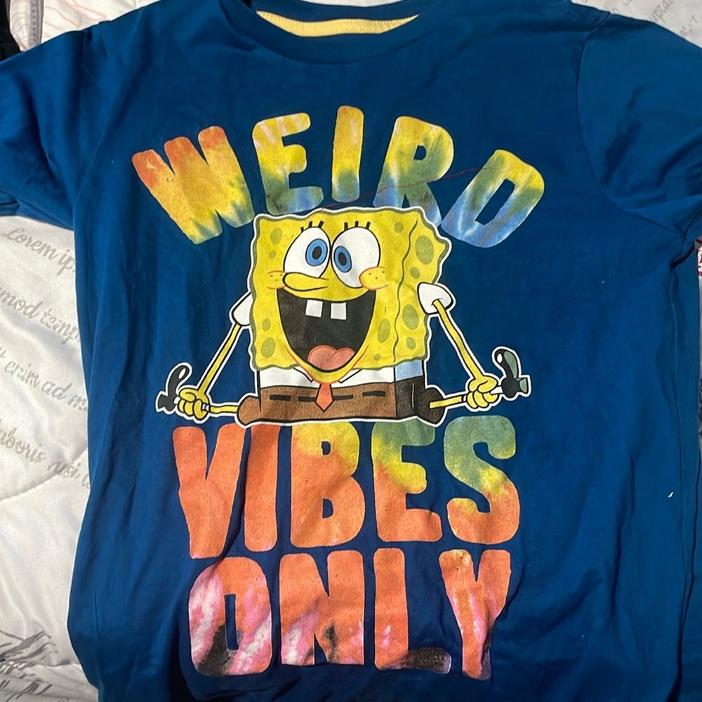 SpongeBob navy blue shirt never worn !